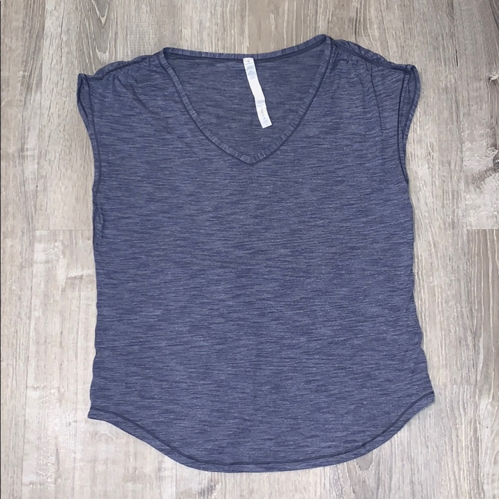 Lululemon tee shirt